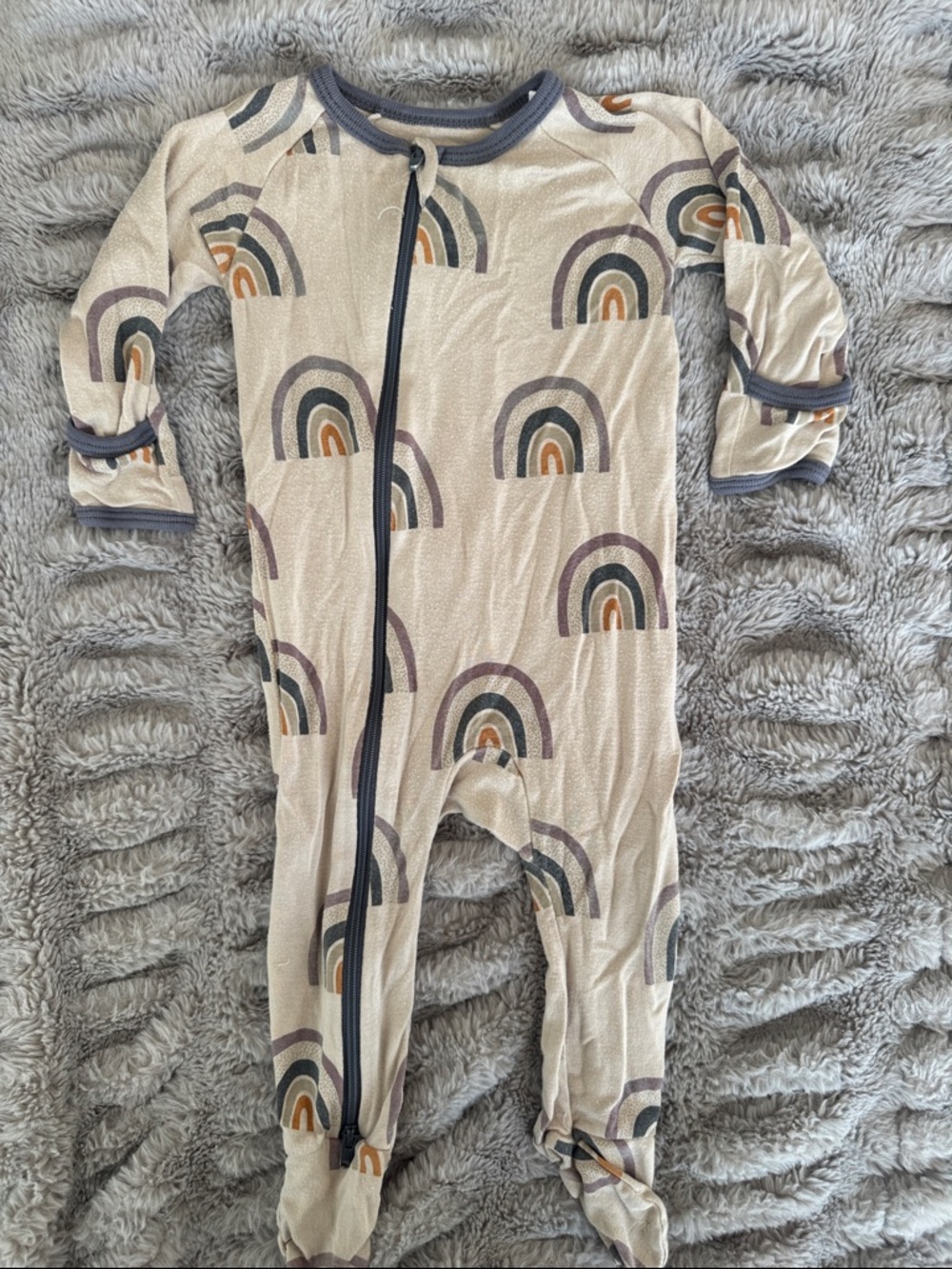 Bestaroo Beige Rainbow Footie One-Piece Pajamas with Zipper - size 3-6 months